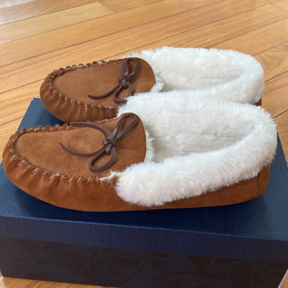 Tommy Bahama women’s moccasin